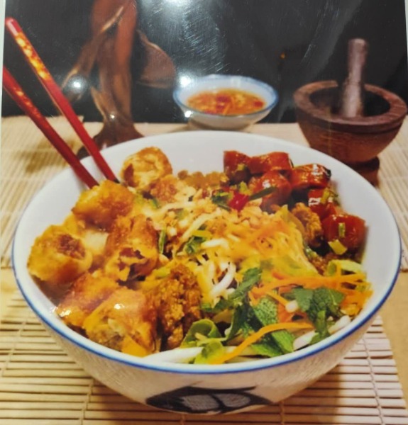 Bo bun classique boeuf (avec 3 nêms au poulet)