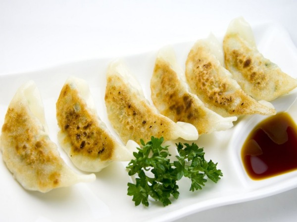02. Raviolis grillés au poulet (5pcs)