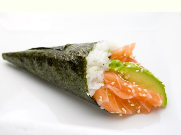 80. Temaki Avocat Saumon