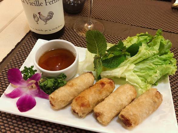 E3. Nêms croustillants au poulet à la façon Thaï (4 pièces)