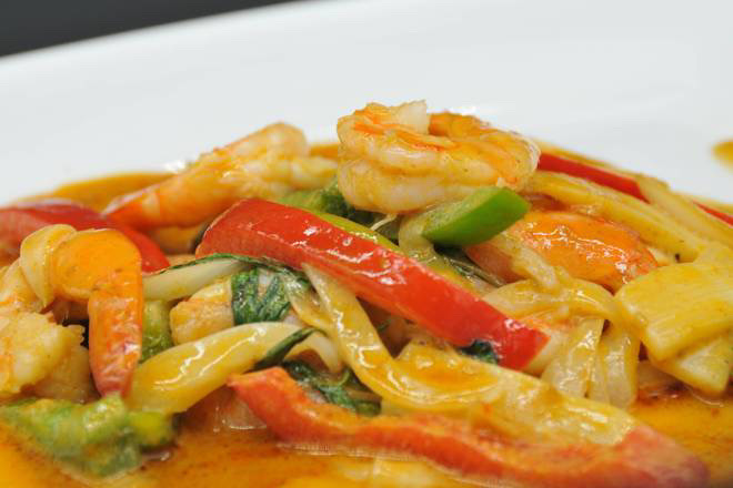 P12. Crevettes sautées aux feuilles de basilic