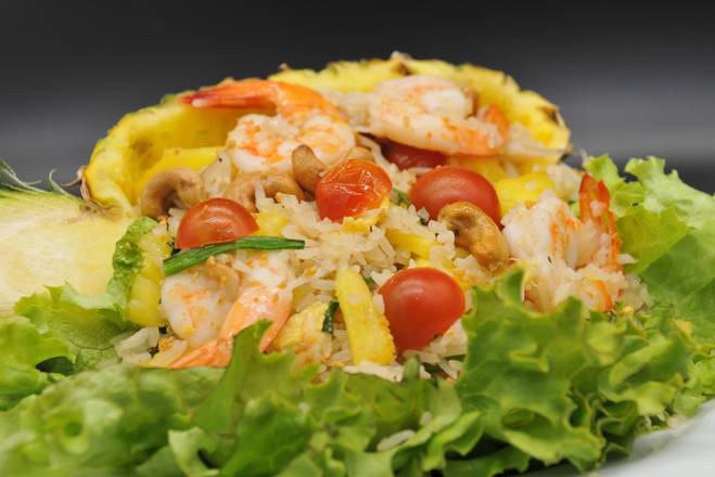 A5. Riz sauté à l'ananas frais et aux crevettes