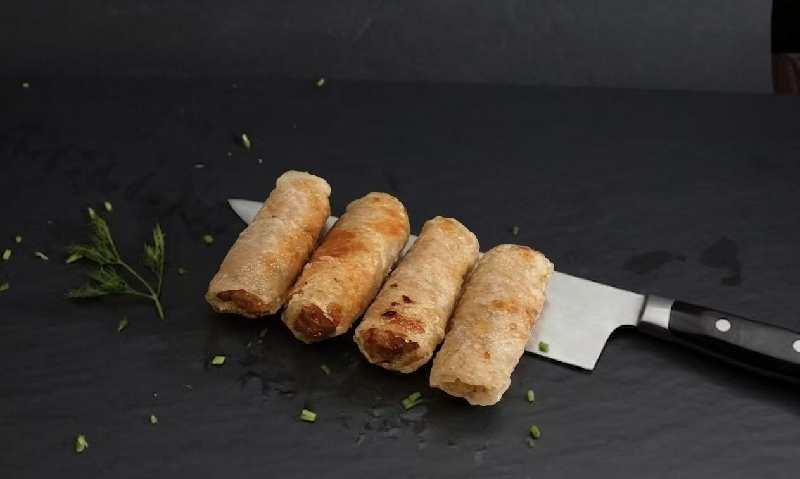 E11. Nem Poulet Légume (4 pièces)