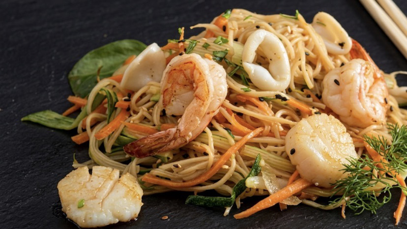 E1. Nouilles Sautées Fruits de Mer