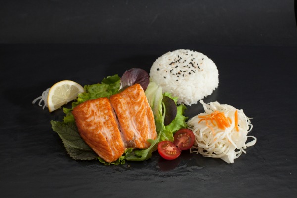 PC4. Saumon Teriyaki avec soupe, salade et riz