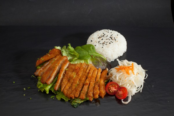 PC1. Poulet Croustillant avec soupe, salade et riz
