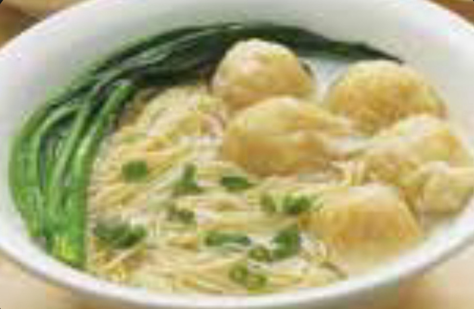 P4. Soupe de nouille aux raviolis crevettes