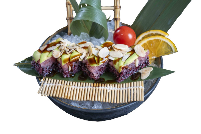 98.SUSHI BOX BLACK SAKE