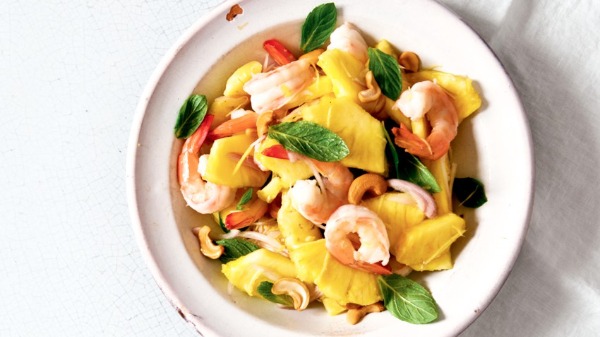 15 Salade royale,Crevettes et ananas frais.