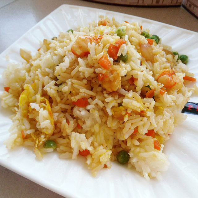 22. Riz sauté aux crevettes