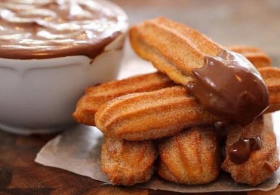 D6. Churros au chocolat(2 pcs)