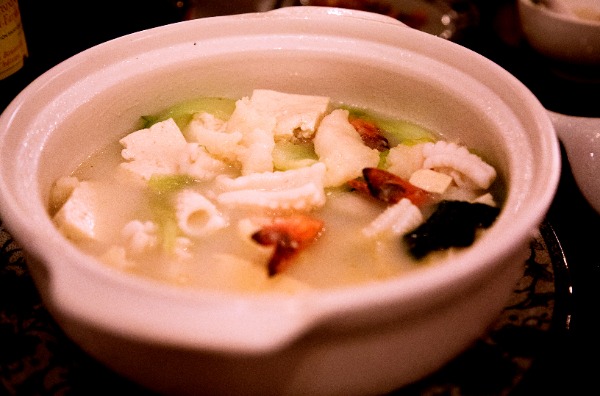 Soupe de fruits de mer et tofu