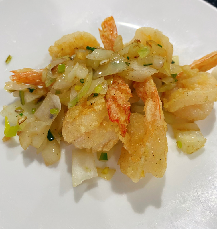 29. Crevettes sautées au sel et poivre (épicé)