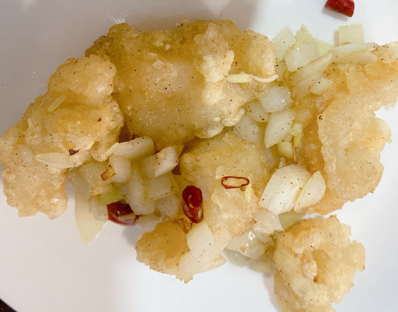 A29P. Poissons sautés au sel et poivre (épicé)