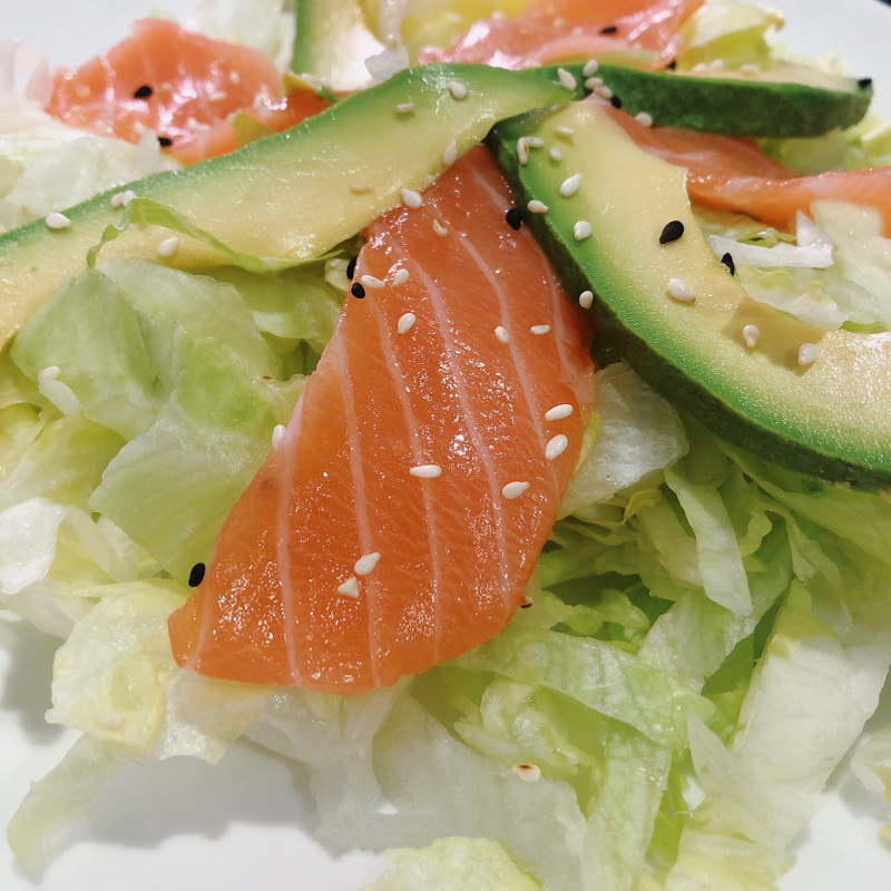 4. Salade saumon avocat