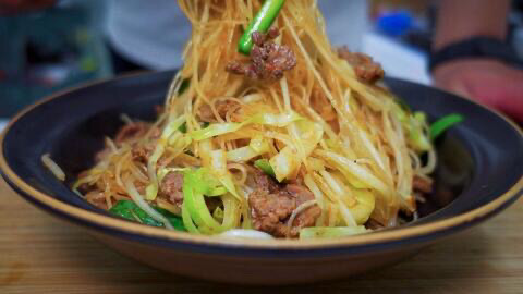 M7 Vermicelles sautés au boeuf 