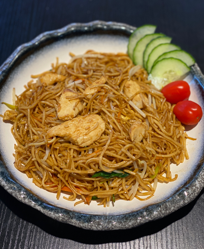 A2. Nouilles sautees au poulet