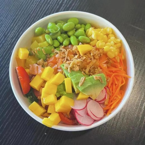Poke bowl saumon