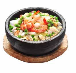 Bibimbap aux fruits de mer (dans un bol en pierre chaud)