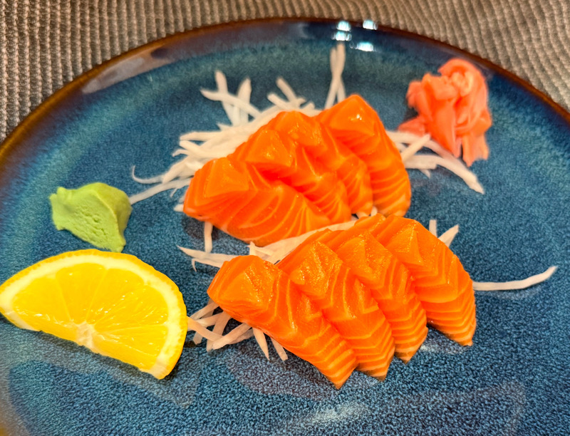 SA1. Sashimi saumon