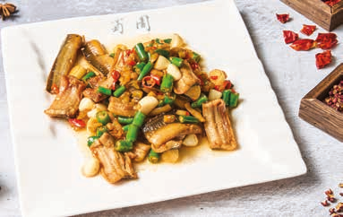 Anguille sauté aux piments frais