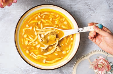 Bouillon de poulet aux délices de montagne