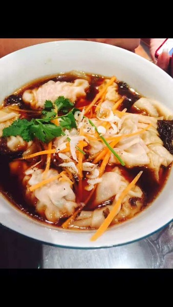 Soupe de raviolis «Nuit des sept»