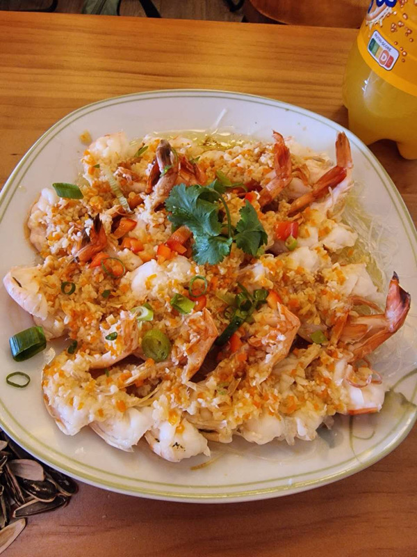 蒜蓉粉丝蒸开边虾/Crevettes vapeur à l’ail et vermicelles