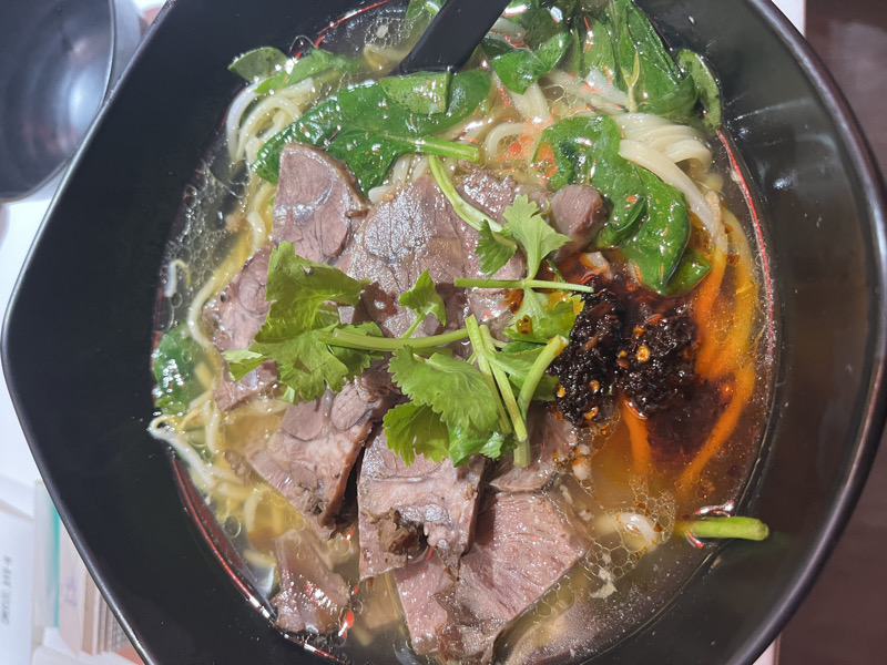 红烧牛肉面/Nouilles au bœuf braisé 