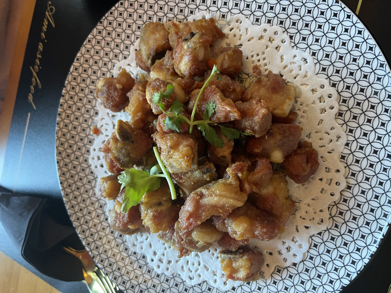 蒜香排骨/ Travers de porc à l’ail