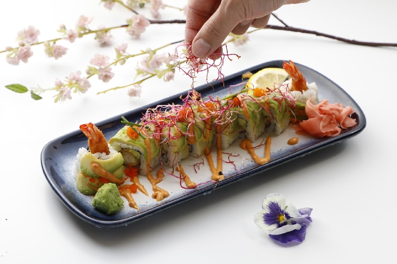 DR4. Tempura Shrimp Avocado