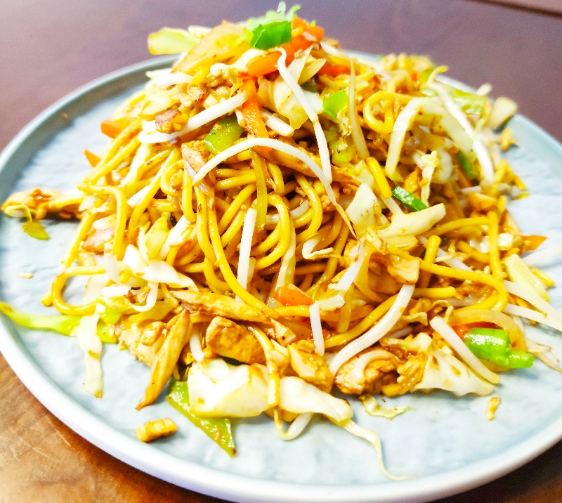 Nouilles sautées au poulet