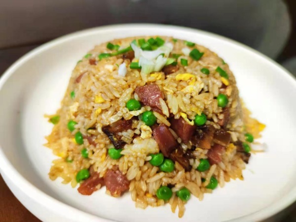Riz cantonais sauté au lard