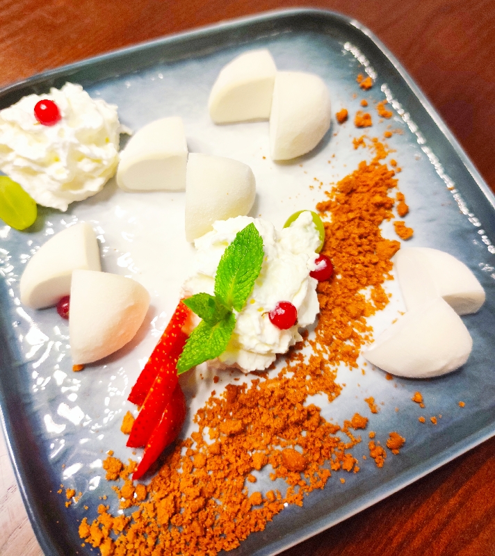 Mochi glacé au vanille et Sakura (fleurs de cerisier)