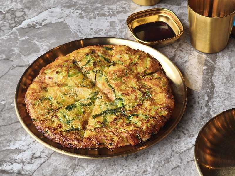E4. Kimchi cheese Jeon