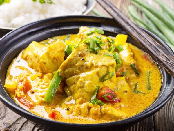 34. Filet de Poisson sauté au curry (cabillaud)