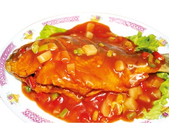 S24 Daurade entière à la sauce aigre-douce