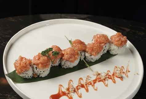 148. URAMAKI SPICY SALMON