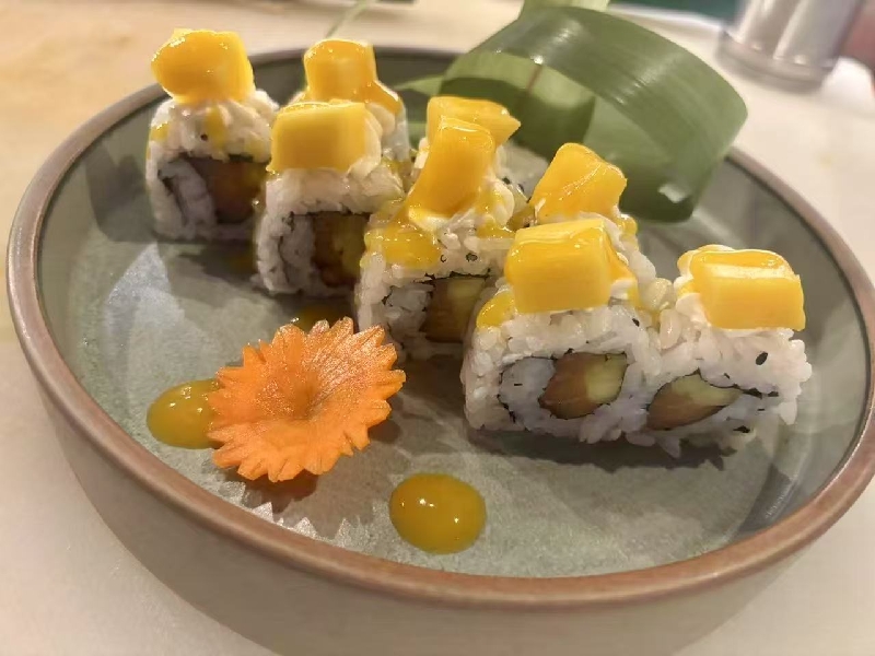151. URAMAKI MANGO