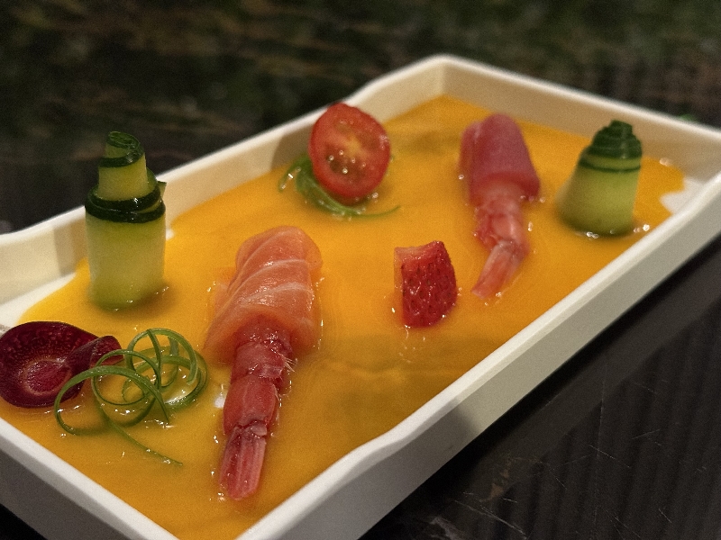 SALMONE LOUNGE