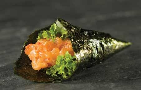 114. TEMAKI SPICY SALMON