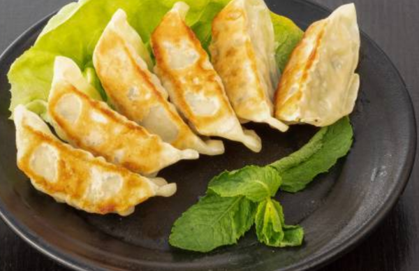 E9. Gyoza