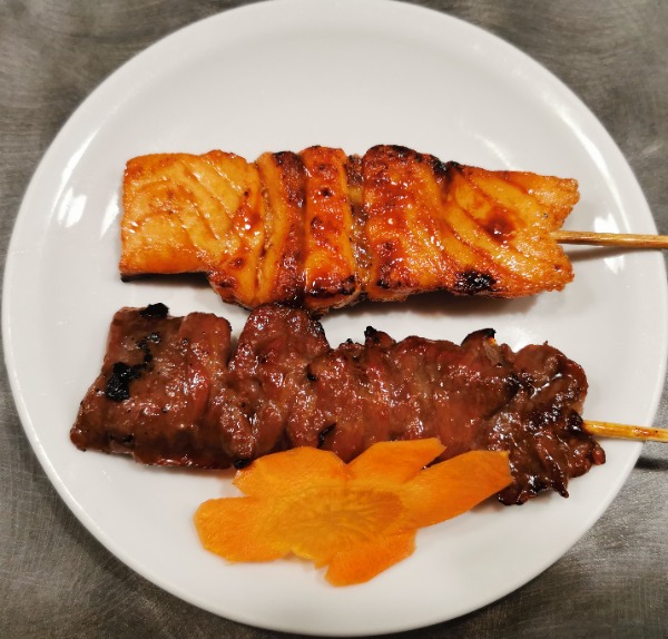 005 Brochette saumon 1pcs boeuf 1pcs