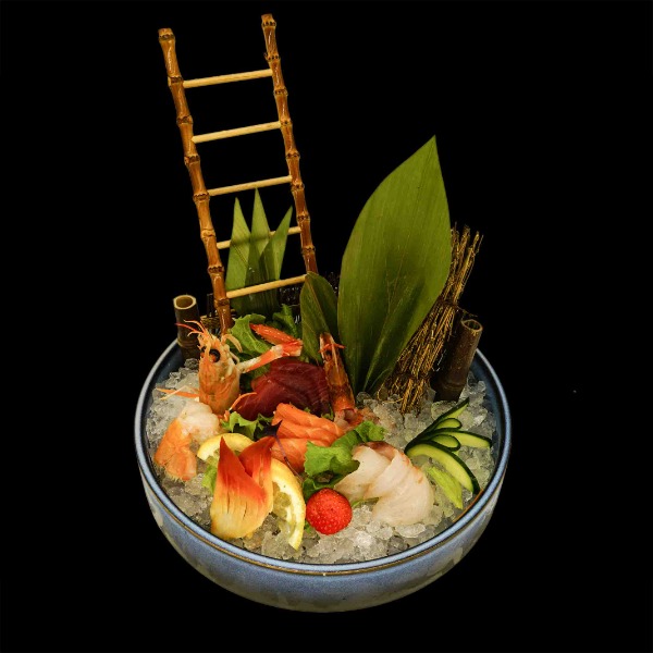 129. Sashimi speciale( 12p) (4)