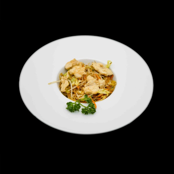 224. Spaghetti di riso con verdura e pollo*