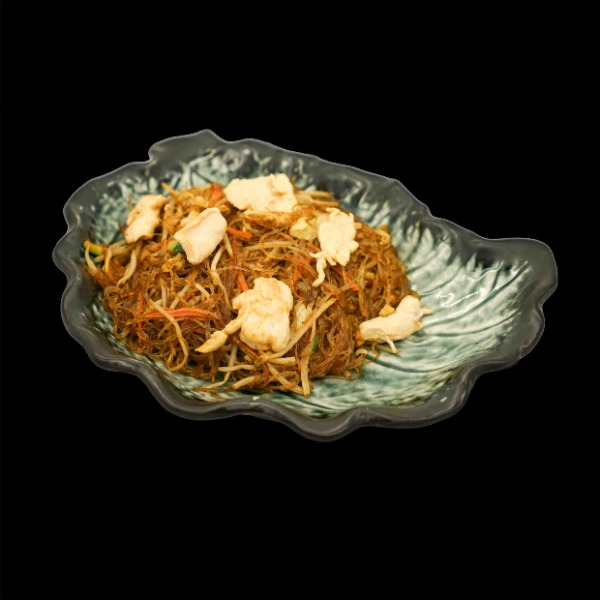 226. Spaghetti di soia con verdura e pollo*