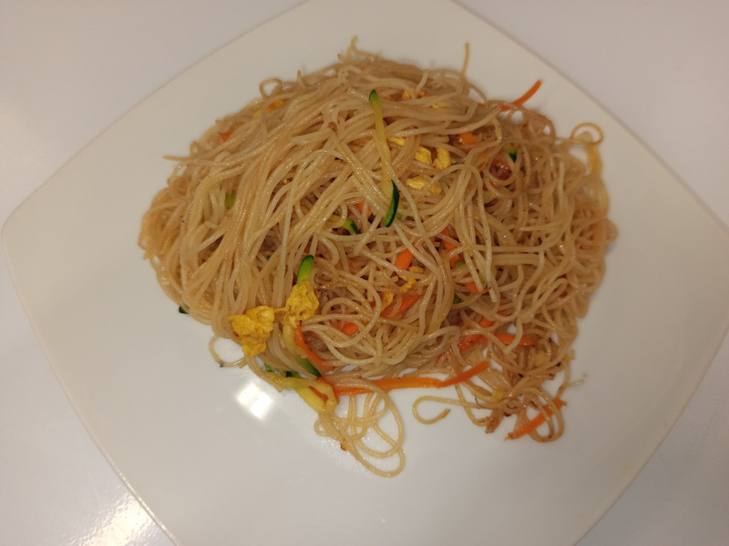 030. - SPAGHETTI DI RISO CON VERDURE