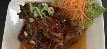52. Travers de porc à la prune
