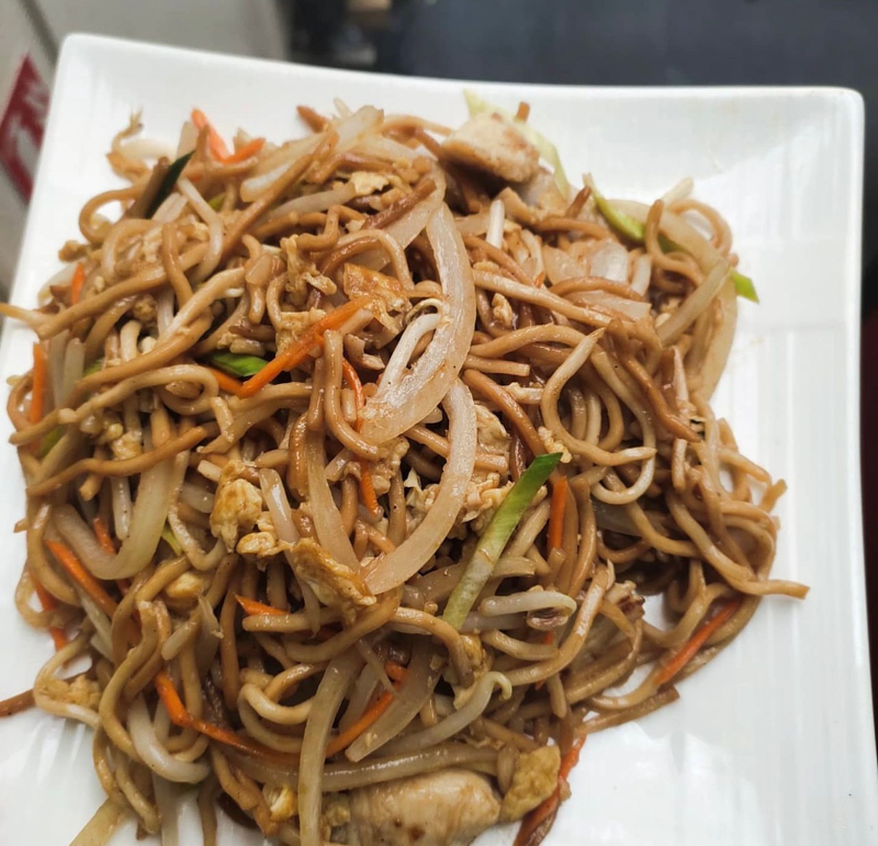 Nouilles sautées au poulet