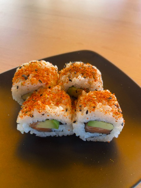 136. Spicy salmon avocado